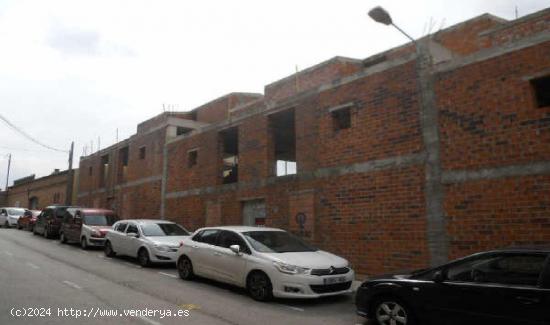 EDIFICIO EN CONSTRUCCIÓN - BARCELONA