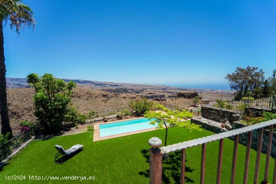 Chalet con jardín, piscina privada y preciosas vistas - LAS PALMAS