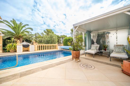 Chalet con piscina en Cala Mendia - BALEARES