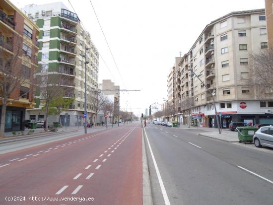 LOCAL COMERCIAL PERTENECIENTE A ENTIDAD BANCARIA CAJA DUERO - CASTELLON