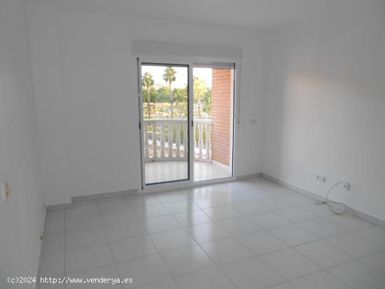 Amplio apartamento en Juan Carlos I - MURCIA