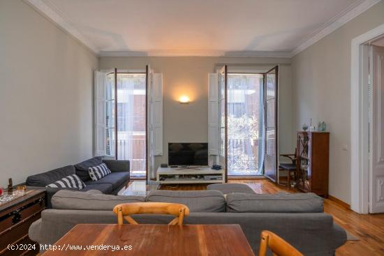 Increíble vivienda junto Plaza Medinaceli - Barcelona - BARCELONA