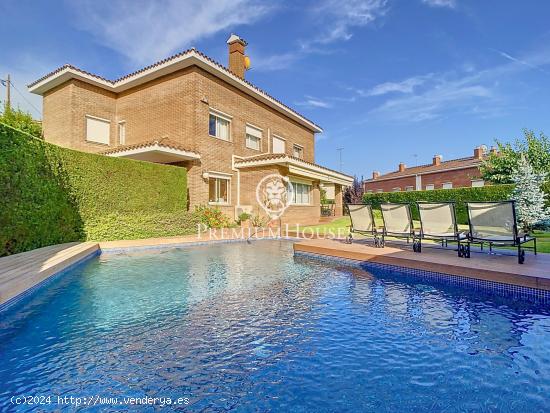 Casa con piscina en venta en Premia De Dalt - BARCELONA