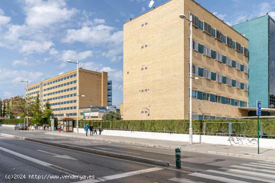 BONITO PISO PARA ESTUDIENTES EN ZONA TRANQUILA , MUY SOLEADO CON PARKING INCLUIDO Y INTERNET , ÚNIC