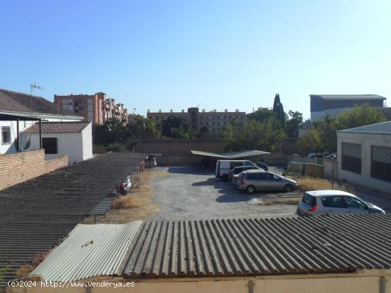 BONITO PISO PARA ESTUDIENTES EN ZONA TRANQUILA , MUY SOLEADO CON PARKING INCLUIDO Y INTERNET , ÚNIC