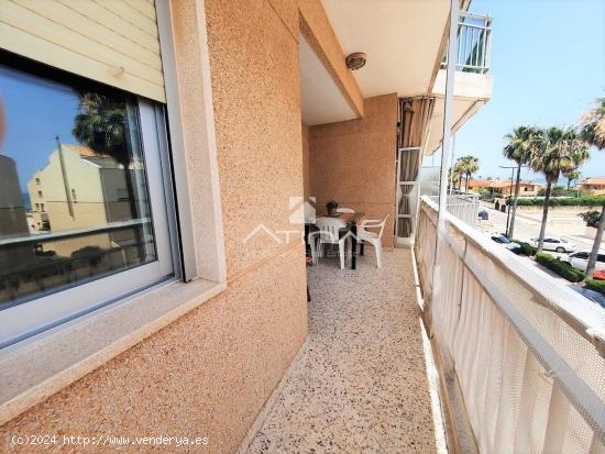 Apartamento totalmente reformado con vistas al mar situado en  2ª línea playa Daimús - VALENCIA