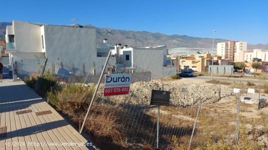 Solar en venta en La Loma de La Mezquita - ALMERIA