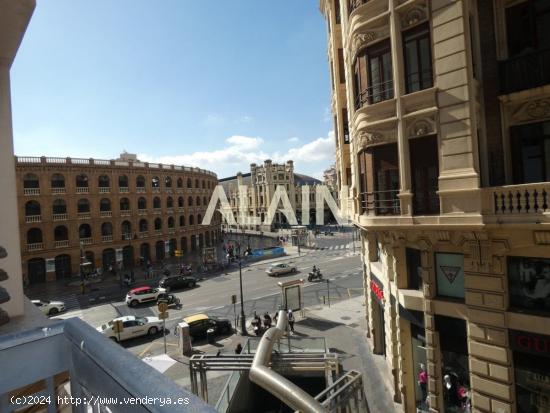 OFICINA JUNTO A LA PLAZA DEL AYUNTAMIENTO - VALENCIA