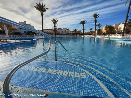  Adosado de el residencial Torrealmendros de Torrevieja - ALICANTE 