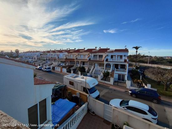 Adosado de el residencial Torrealmendros de Torrevieja - ALICANTE