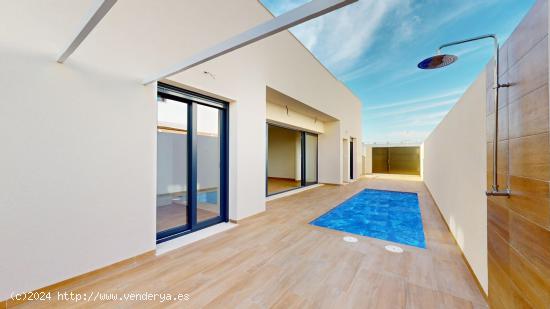 Villa en San Pedro del Pinatar con piscina propia y vistas despejadas - MURCIA