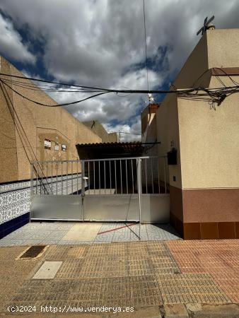 FABULOSA CASA PLANTA BAJA CON TERRAZA EN EL ALGAR - MURCIA