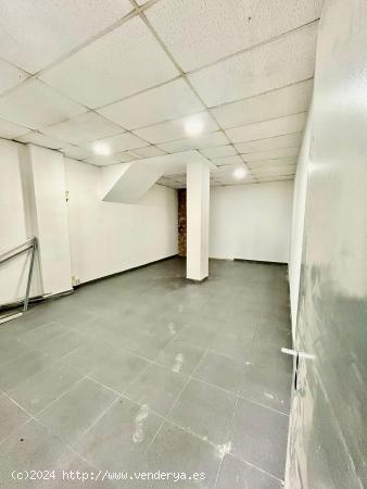  Local comercial en semi centro - BARCELONA 