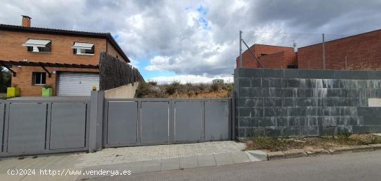 Solar muy llano con las mejores vistas del Vallès. - BARCELONA