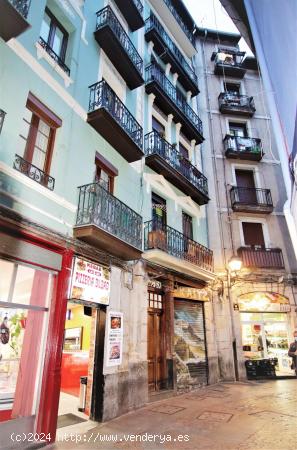  Se Vende Piso de 2 dormitorios para reformar en Zona Iturribide - VIZCAYA 