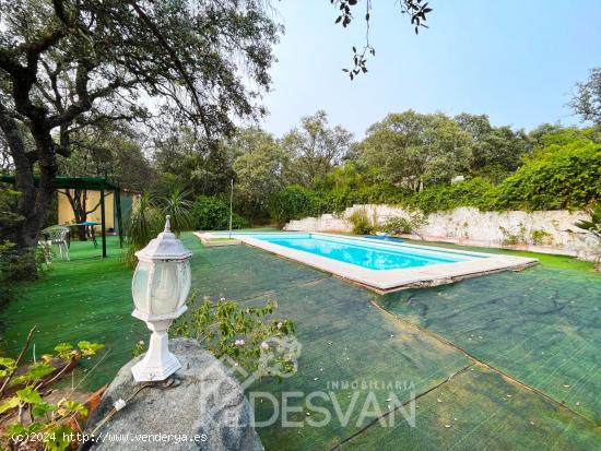 CHALET DE CAMPOAMOR, ENTORNO DE LOS LAGOS DEL SERRANO - SEVILLA