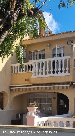 Casa Adosada en Urbanización El Poblet, El Campello - ALICANTE