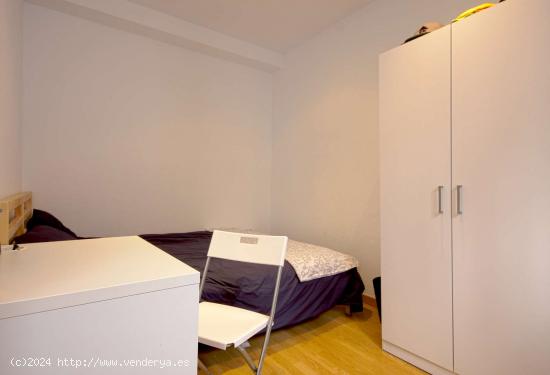 Auténtica habitación con calefacción en piso compartido, Madrid City Centre - MADRID