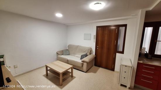 APARTAMENTO DE DOS DORMITORIOS PARA TEMPORADA ESCOLAR - CADIZ