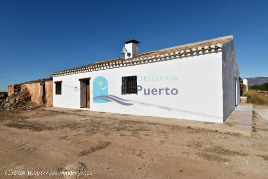 CASA DE CAMPO TOTALMENTE REFORMADA EN TERRENO CON ALGARROBOS - REF 556 - MURCIA