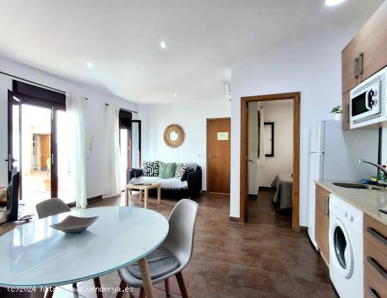 APARTAMENTO EN PLENO CENTRO DE CONIL Y A 5MIN DE LA PLAYA LOS BATELES - CADIZ