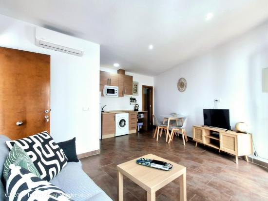 APARTAMENTO EN PLENO CENTRO DE CONIL Y A 5MIN DE LA PLAYA LOS BATELES - CADIZ