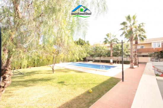 CASA EN RESIDENCIAL SANTA ANA CON PISCINA - MURCIA