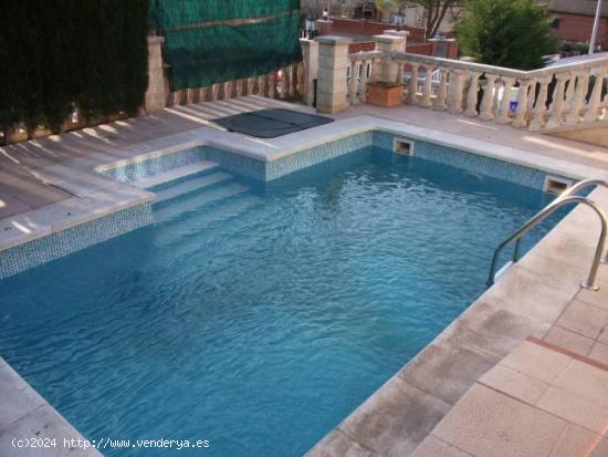 CASA CON PISCINA EN VENTA A 10 MINUTOS DE MANRESA - BARCELONA