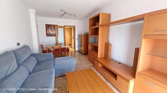 Excelente piso con garaje, 3 habitaciones, 2 baños. Calle San Vicente Martir. - VALENCIA