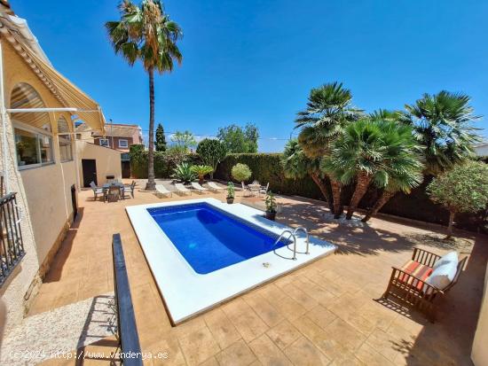 Villa en Venta en Alfaz del Pi - Zona El Romeral, una Joya Tradicional con Vistas Espectaculares - A