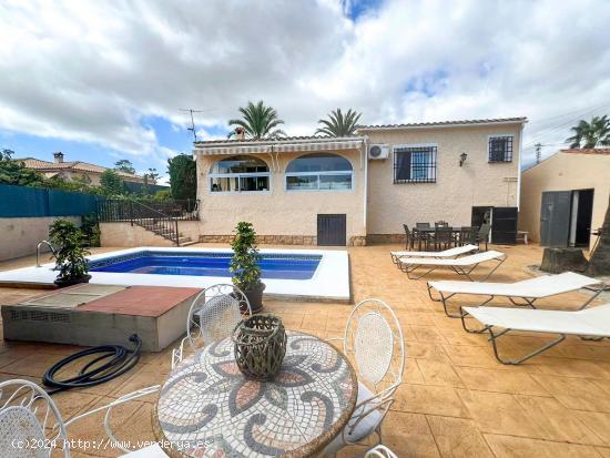 Villa en Venta en Alfaz del Pi - Zona El Romeral, una Joya Tradicional con Vistas Espectaculares - A