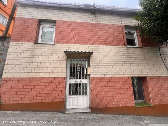 SE VENDE CASA CON TERRENO URBANIZABLE - A CORUÑA