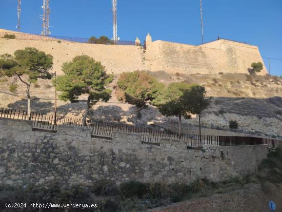 FABULOSA VIVIENDA DE 3 HABITACIONES CON VISTAS AL MAR Y CASTILLO EN MERCADO, ALICANTE. - ALICANTE