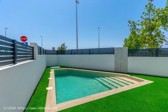 Villa exclusiva con piscina privada y jardín en Benijófar - ALICANTE