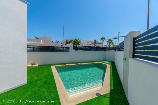 Villa exclusiva con piscina privada y jardín en Benijófar - ALICANTE