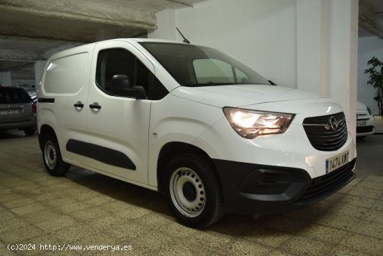 Opel Combo CARGO EXPRES 1.6 CDTI 100 CV IMPECABLE - Santa Coloma de Gramenet