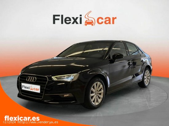 Audi A3 Sedan 1.6 TDI 105cv Attraction - Atarfe