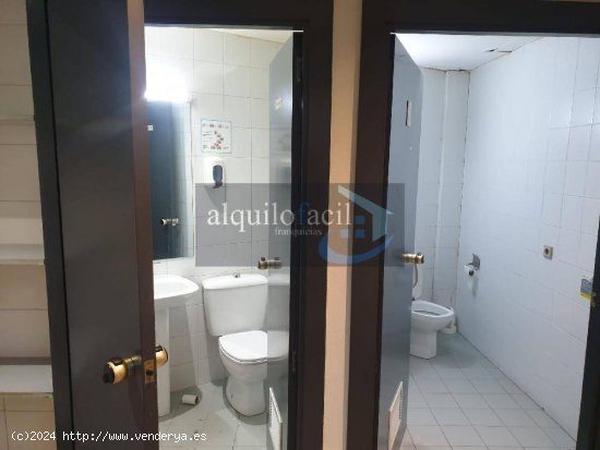 SE ALQUILA LOCAL EN MARTINEZ VILLENA DE 185 METROS POR 1900€