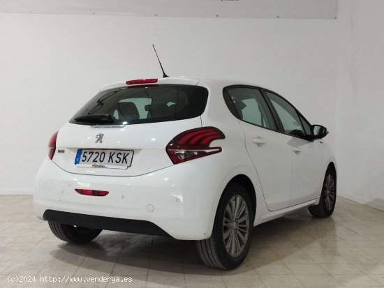 Peugeot 208 Signature - Sevilla