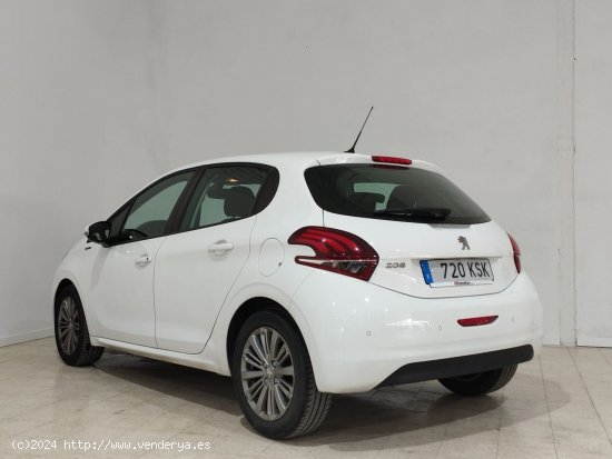 Peugeot 208 Signature - Sevilla