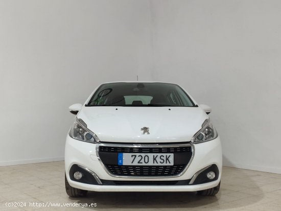 Peugeot 208 Signature - Sevilla