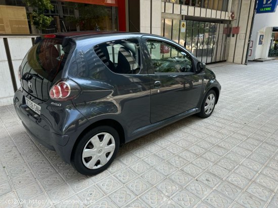 Toyota Aygo 1.0 VVT-i Blue - Barcelona