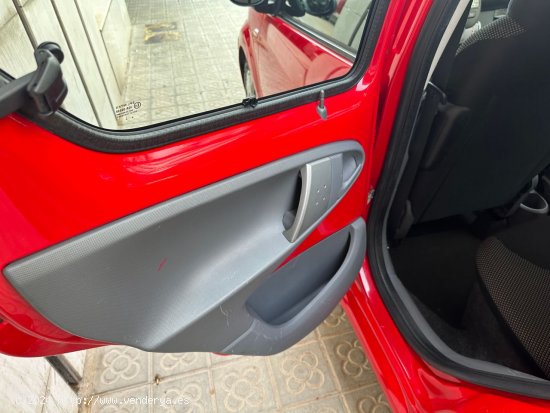 Toyota Aygo 1.0 VVT-i Connect - Barcelona