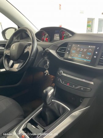 Peugeot 308 1.6 100CV de 2018 con 150.043 Km por 12.900 EUR. en Sevilla