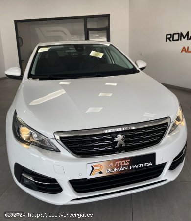 Peugeot 308 1.6 100CV de 2018 con 150.043 Km por 12.900 EUR. en Sevilla