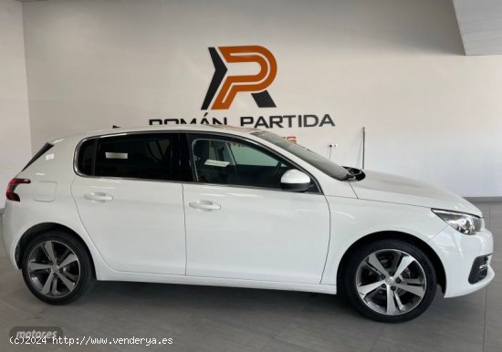 Peugeot 308 1.6 100CV de 2018 con 150.043 Km por 12.900 EUR. en Sevilla