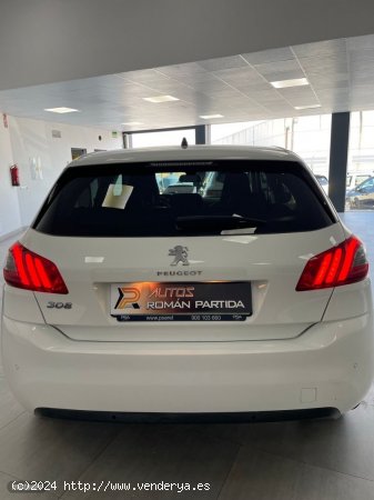 Peugeot 308 1.6 100CV de 2018 con 150.043 Km por 12.900 EUR. en Sevilla