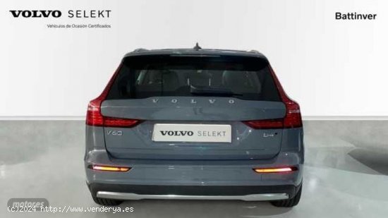 Volvo V 60 V60 Cross Country Core, B4 (diesel) AWD, Diesel de 2023 con 32.156 Km por 44.900 EUR. en 