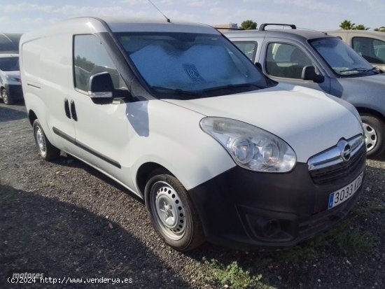 Opel Combo L2H1 1.6 CDTI 105 CV FURGON. de 2017 con 419.000 Km por 5.000 EUR. en Murcia