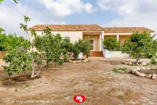 CHALET OBRA NUEVA DECLARADA CON TERRENO EN LA CAÑADA 168M2 + PISCINA + PARCELA 1.200M2 - ALMERIA